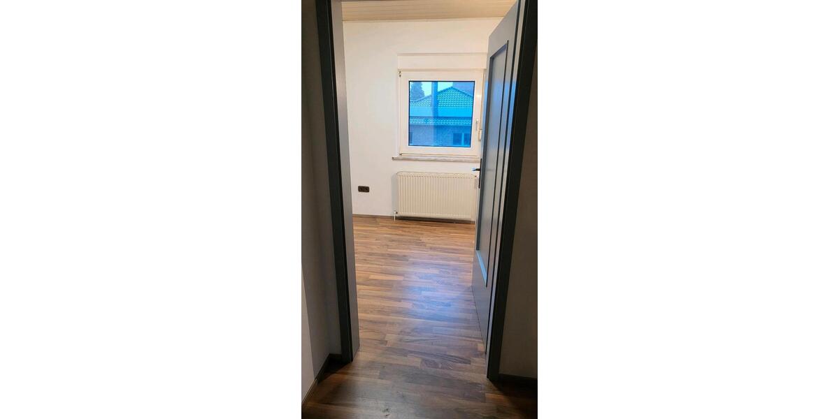 Einfamilienhaus Hillerse - 8 Zimmer, 220 m&sup2;, 1.500&euro; | Angebot:26358986