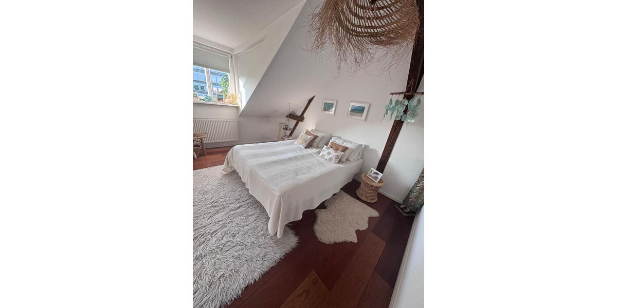 Moderne 2 Zimmer Dachgeschoss Wohnung mit großer Loggia 2 zimmer