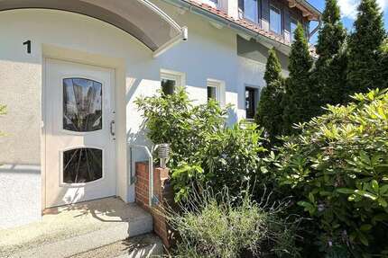 Haus Uetze - 5 Zimmer, 137 m&sup2;, 1.350&euro; | Angebot:27077988