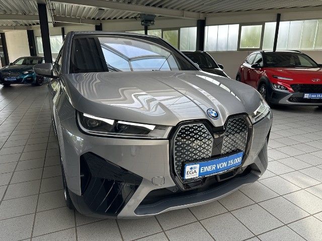 BMW iX 33.442 km 51.429 &euro; Salzgitter 38228