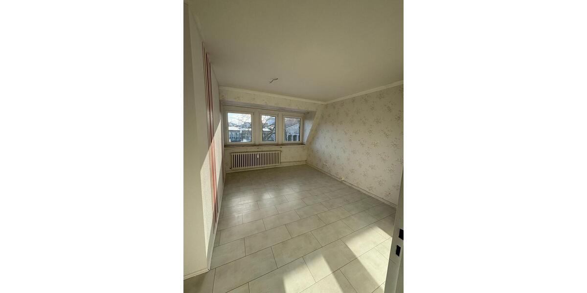 Dachgeschoßwohnung Hildesheim Itzum-Marienburg - 4 Zimmer, 88 m&sup2;, 1.050&euro; | Angebot:24614311