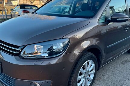 VW Touran 130.000 km 10.390 € Lehre 38165